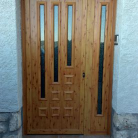 Dibal A.D.E. S.L. puerta en madera